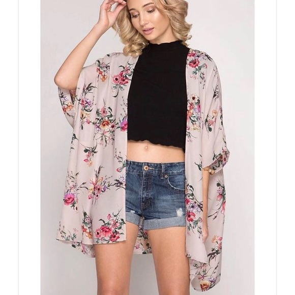 She & Sky Floral Kimono - Picture 2 of 2